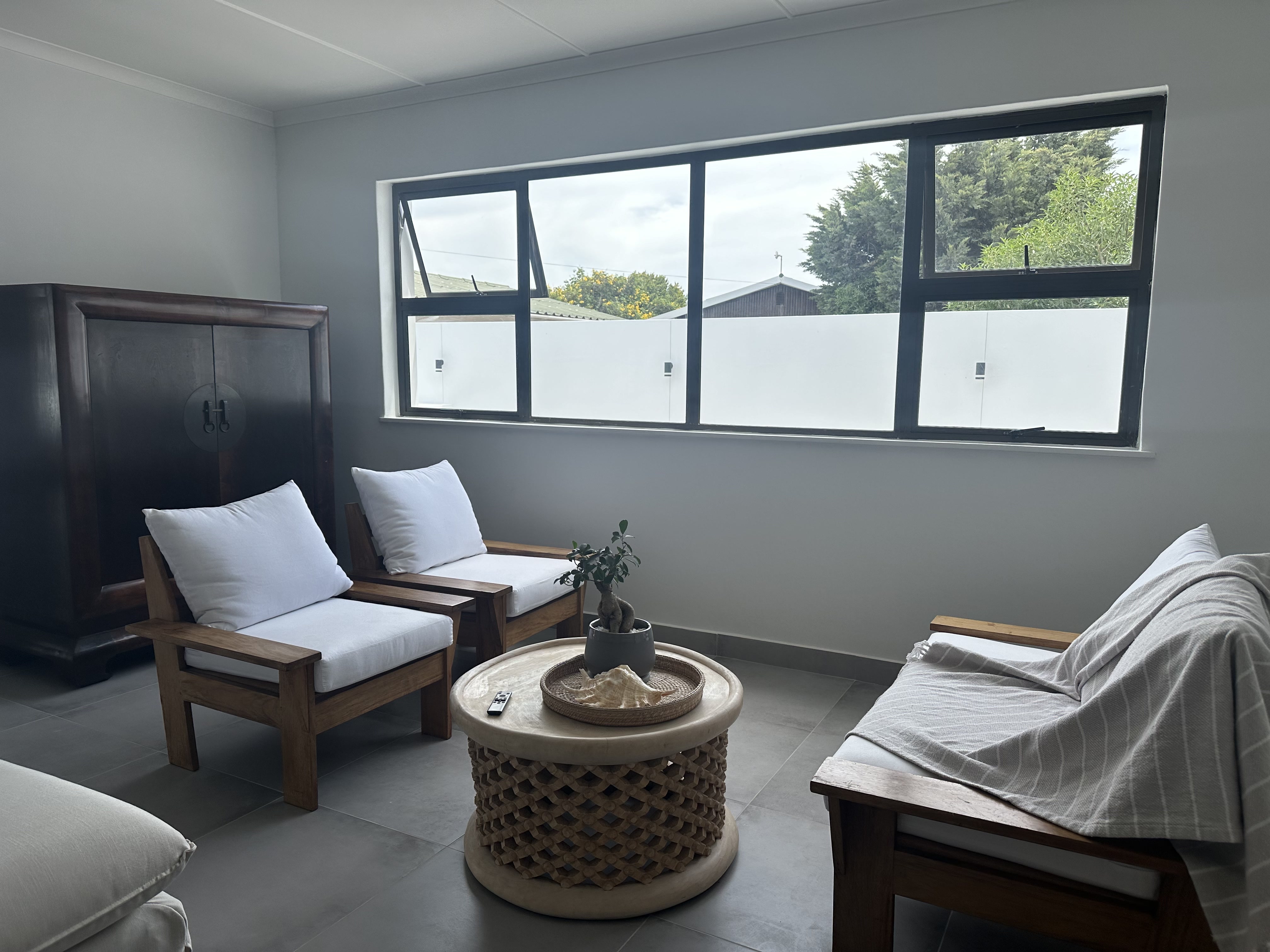 Lounge small table window